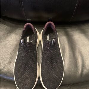 Black Slip-On Sneakers -skechers